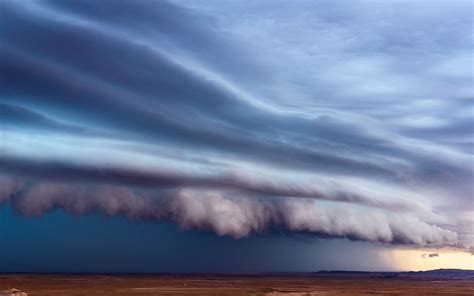 En images, un arcus presque surnaturel en .